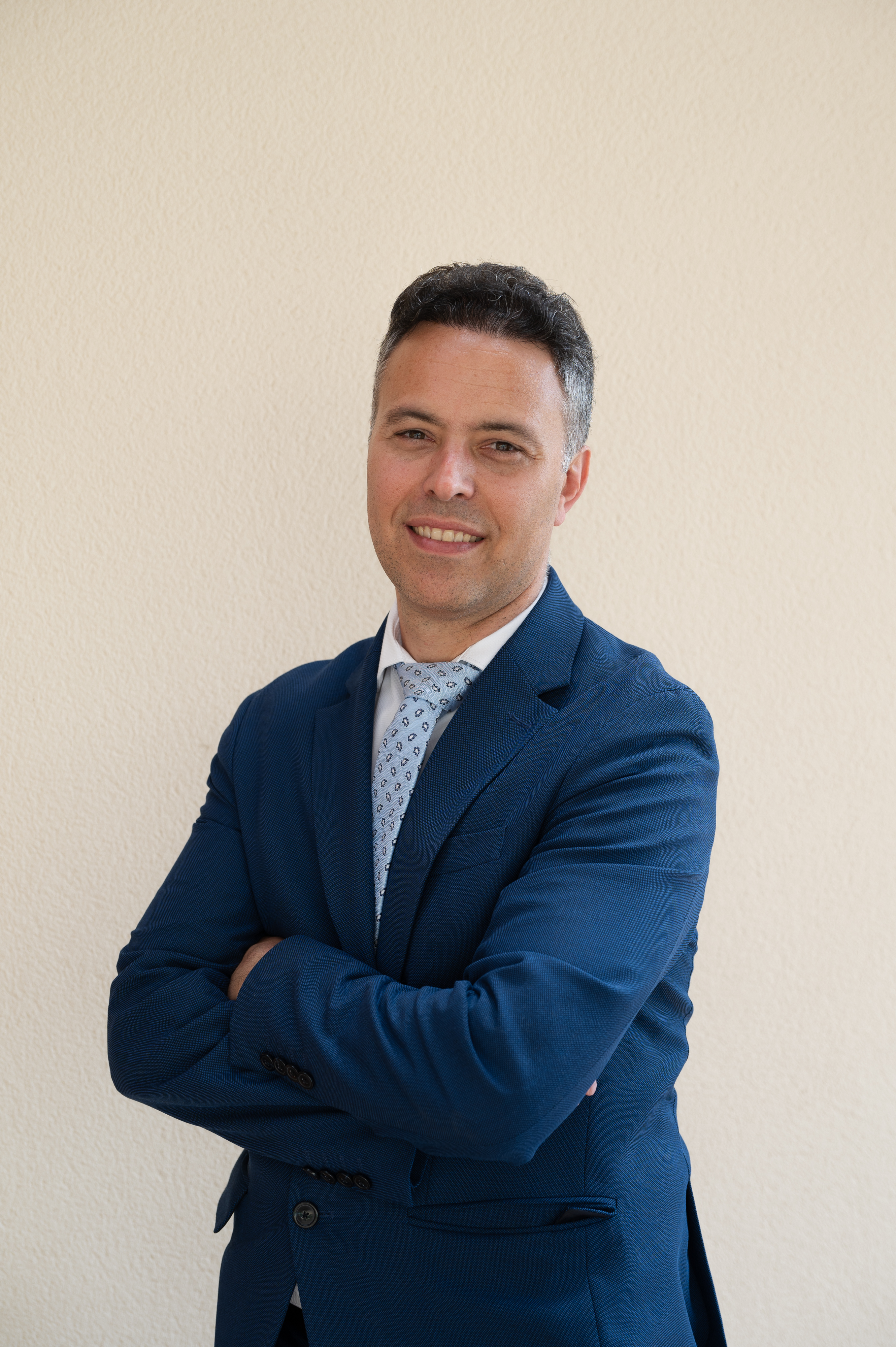Dr. Lucas Borrego 1